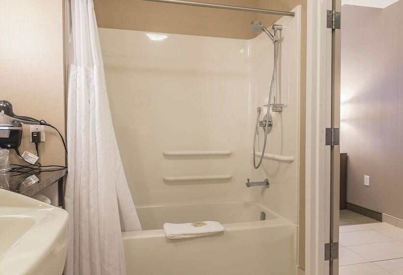 בית מלון כפרי Quality Inn Sept Iles