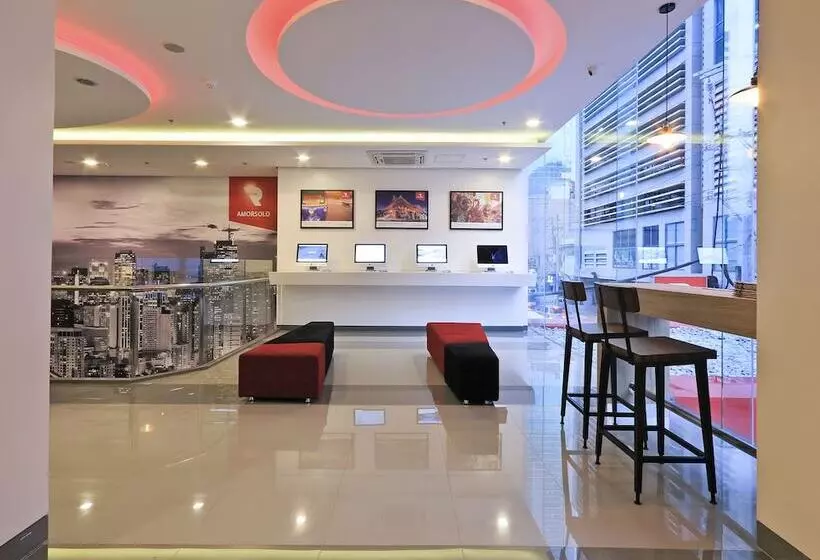 בית מלון כפרי Red Planet Makati Amorsolo