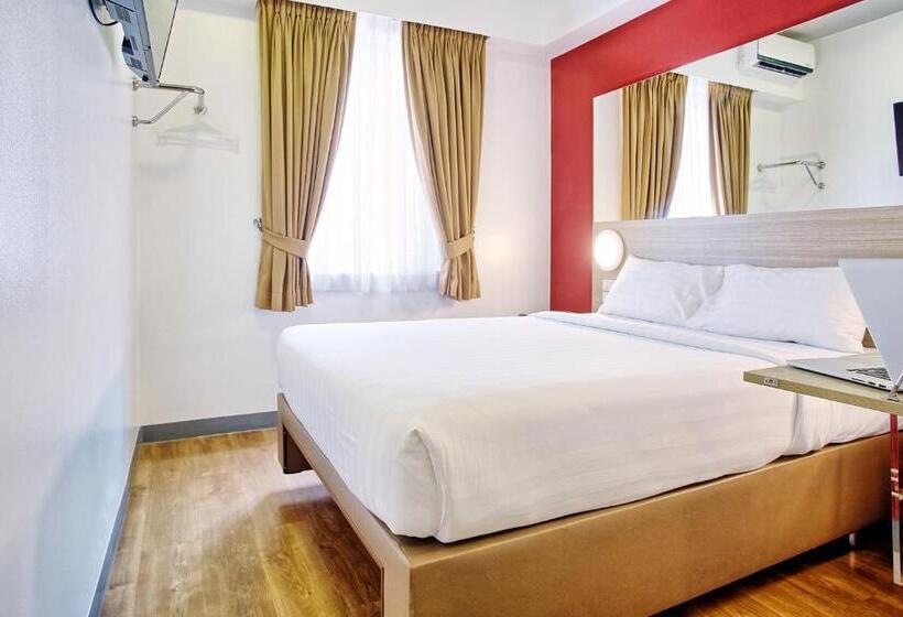 فندق Red Planet Makati Amorsolo
