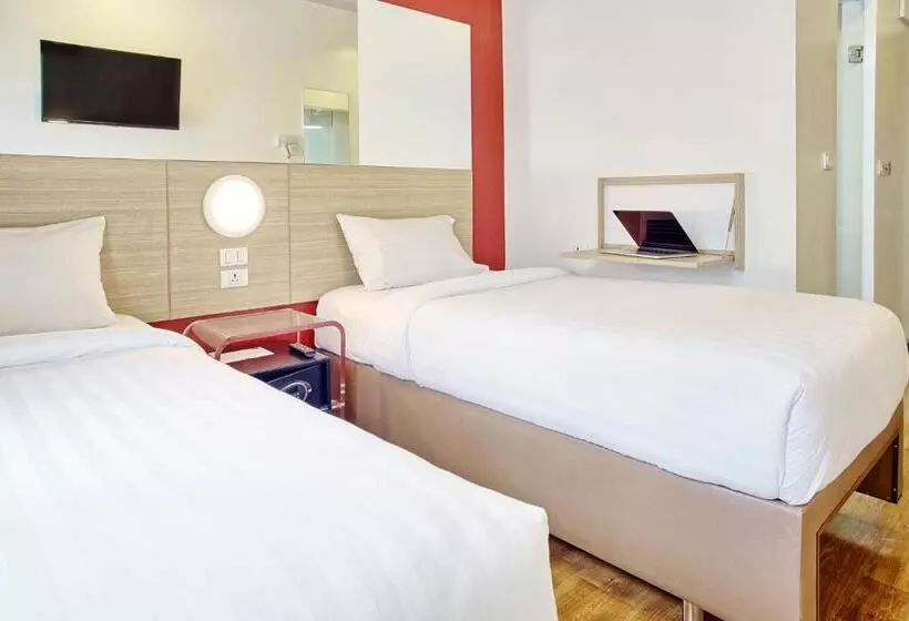 בית מלון כפרי Red Planet Makati Amorsolo