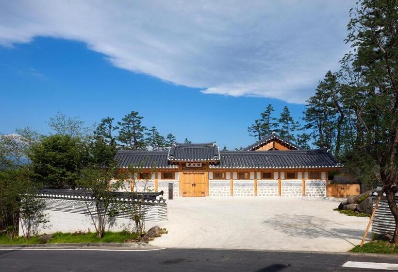 בית מלון כפרי Seamarq