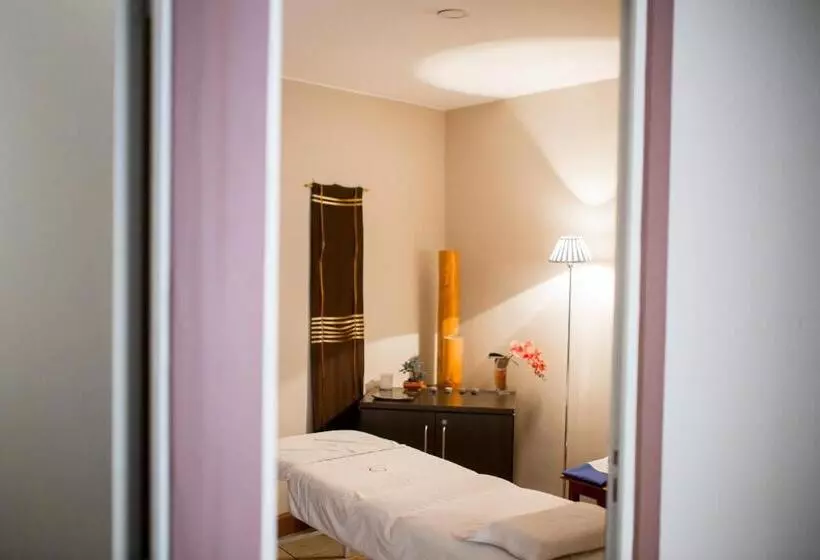 هتل Tana Boutique Hôtel