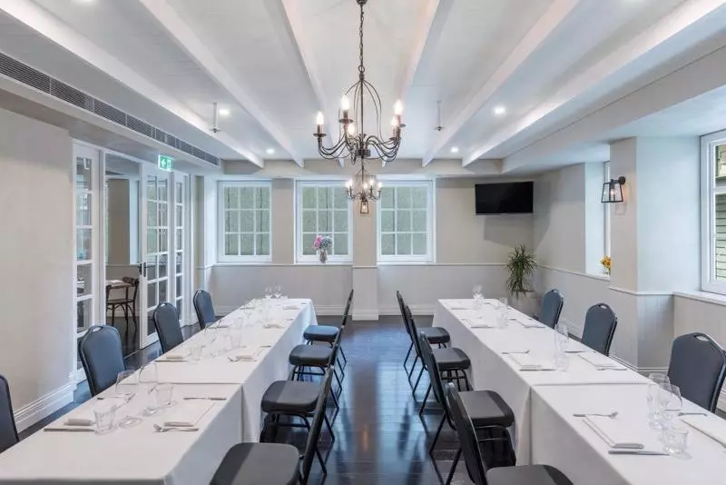 בית מלון כפרי The Tank Stream Sydney