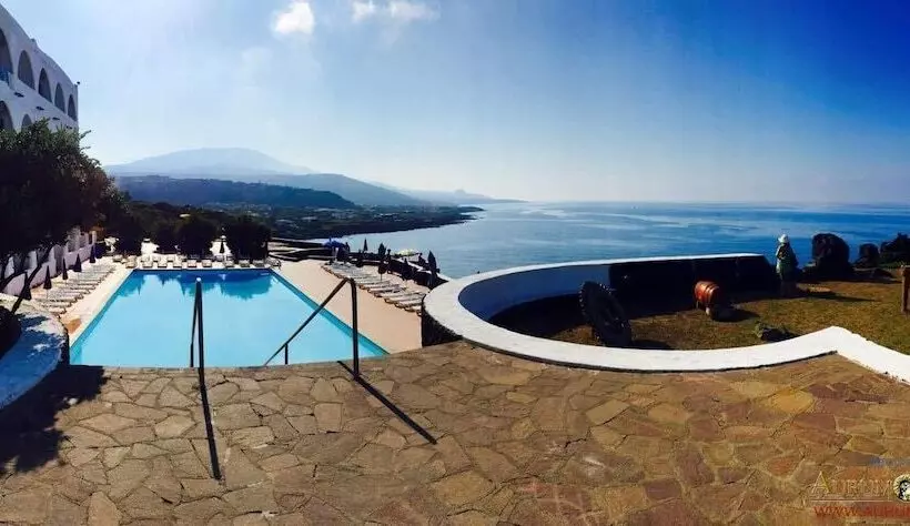 هتل Villaggio Punta Fram
