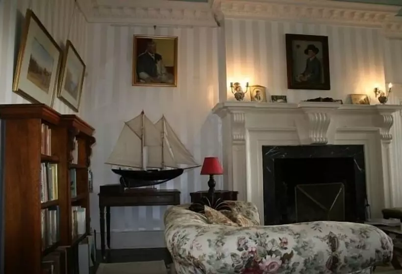 Kelly House Country B&b