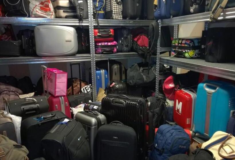 פנסיון Crib 49 Guesthouse   Foreigner Only