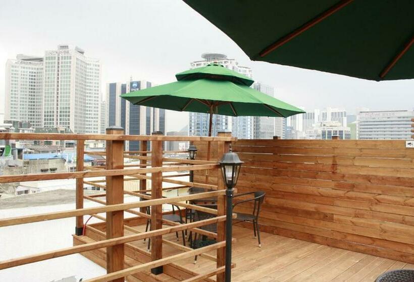 פנסיון Crib 49 Guesthouse   Foreigner Only