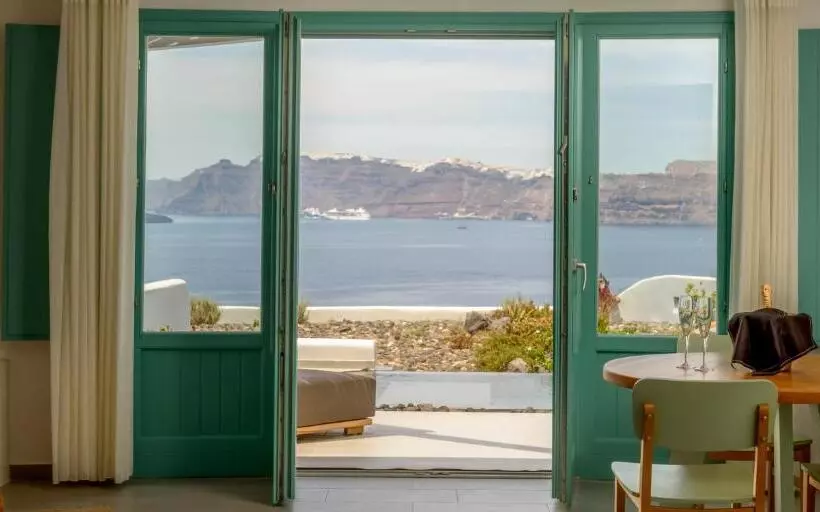 پانسیون Neptune Luxury Suites