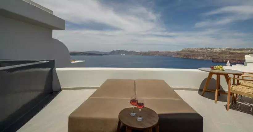 پانسیون Neptune Luxury Suites