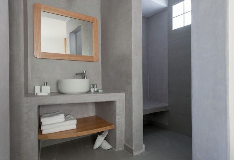 Pensió Neptune Luxury Suites