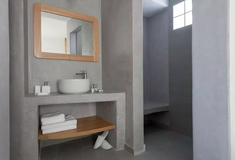 پانسیون Neptune Luxury Suites