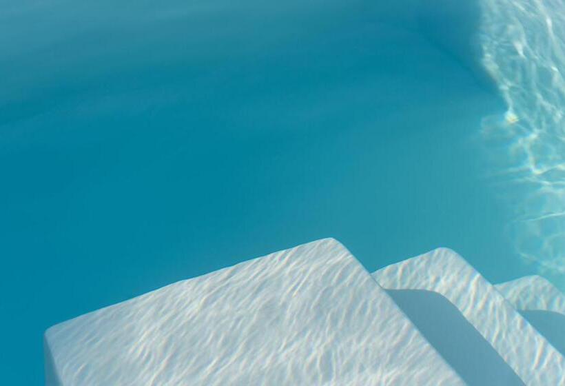 Pensió Neptune Luxury Suites