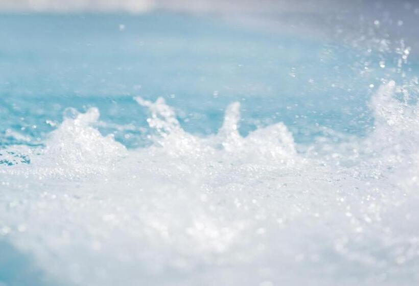 Pensió Neptune Luxury Suites