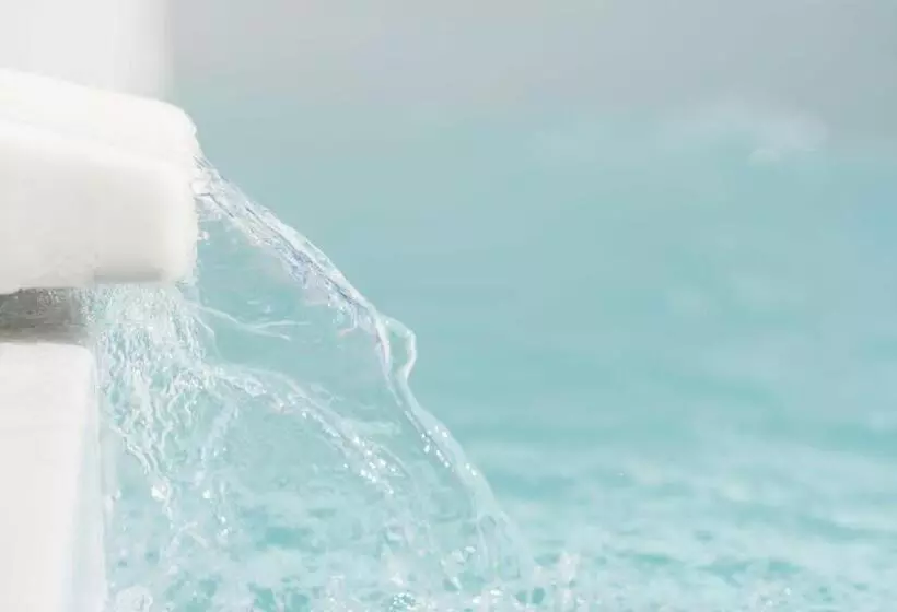 پانسیون Neptune Luxury Suites