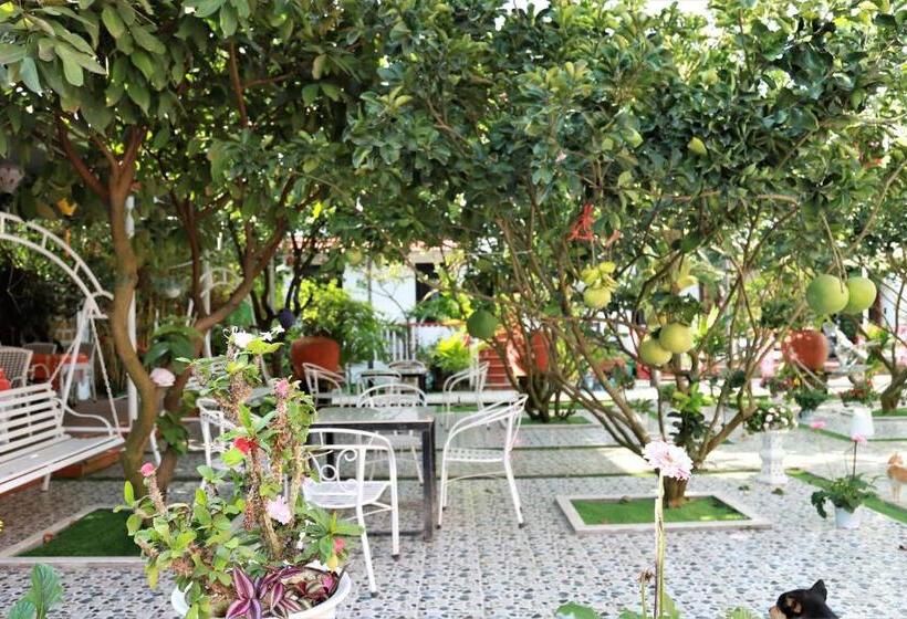 پانسیون Red House Homestay   Villa