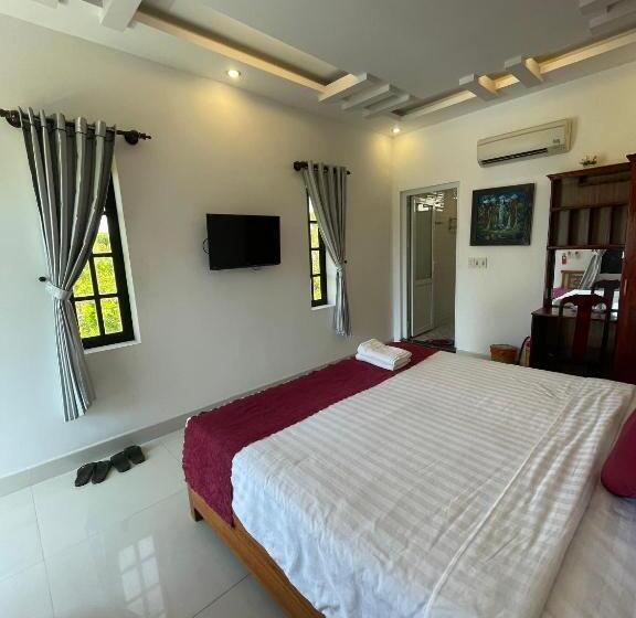 پانسیون Red House Homestay   Villa