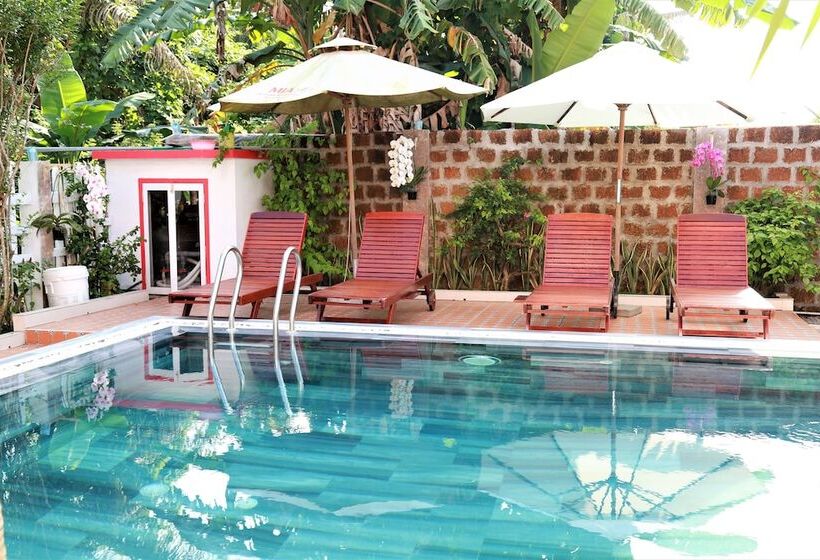 پانسیون Red House Homestay   Villa