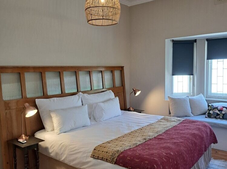 פנסיון The Big   Luxury Backpackers