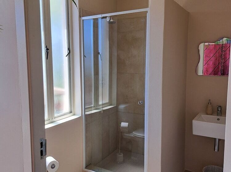 פנסיון The Big   Luxury Backpackers