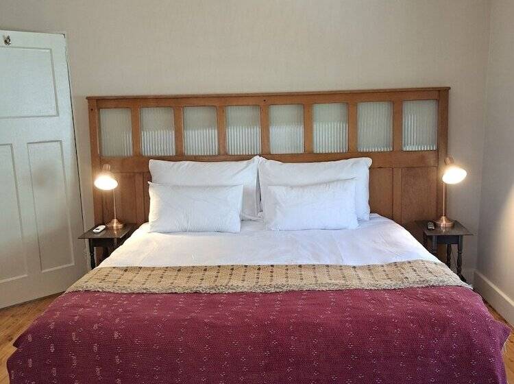 פנסיון The Big   Luxury Backpackers