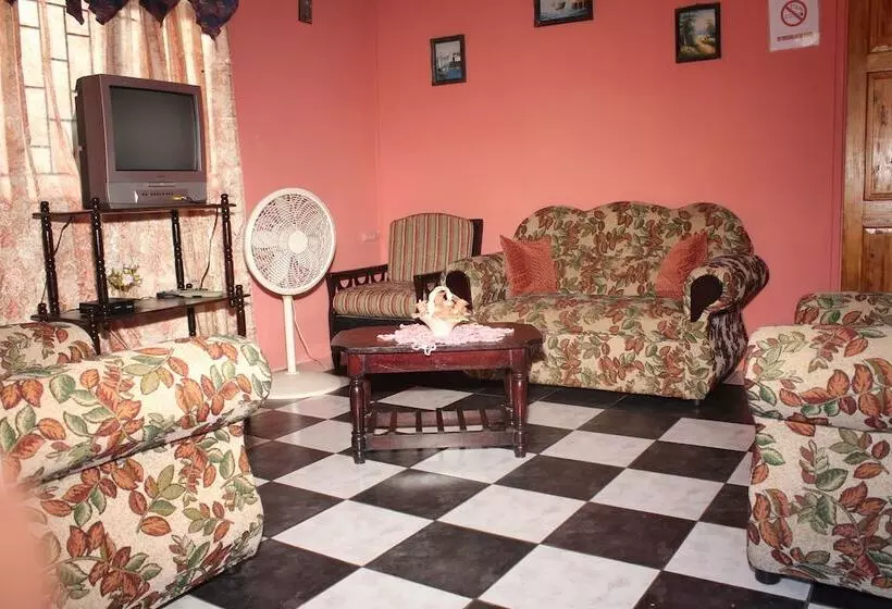 پانسیون Villa Shalom Guest House