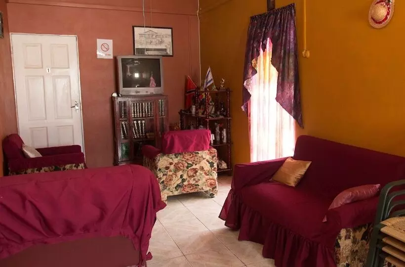 پانسیون Villa Shalom Guest House