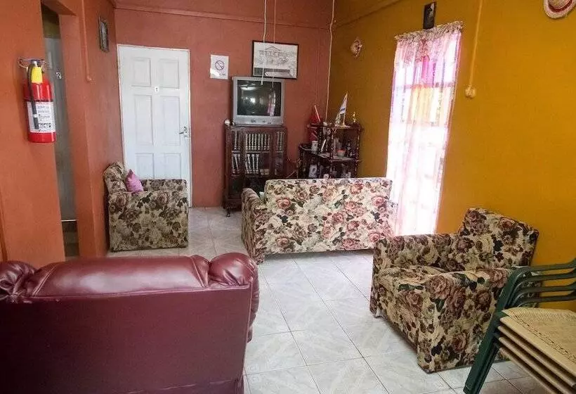 پانسیون Villa Shalom Guest House