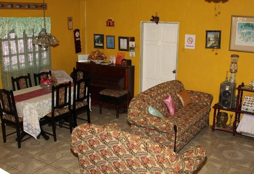 پانسیون Villa Shalom Guest House