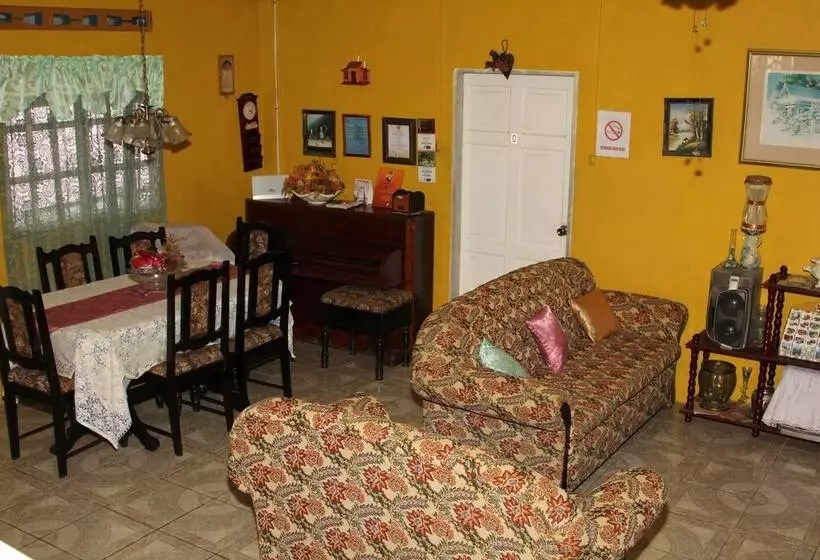 پانسیون Villa Shalom Guest House