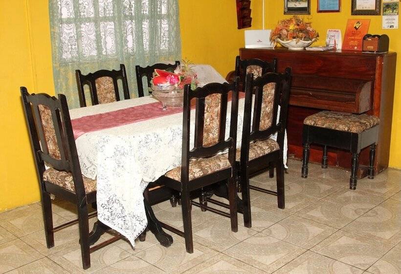 پانسیون Villa Shalom Guest House