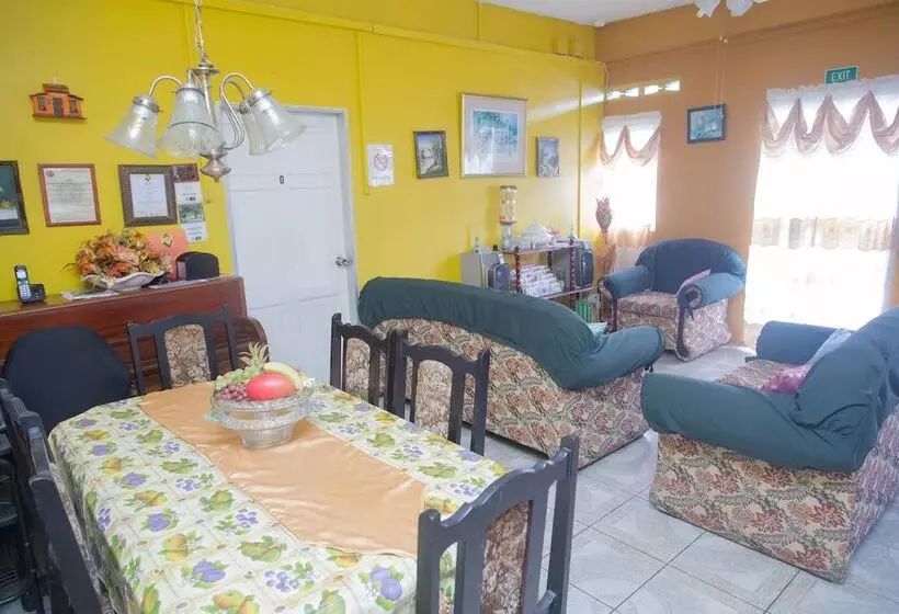 پانسیون Villa Shalom Guest House