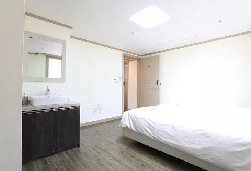 ユースホステル Roi Guesthouse