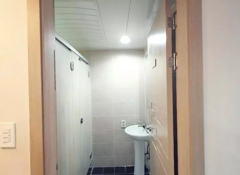 ユースホステル Roi Guesthouse