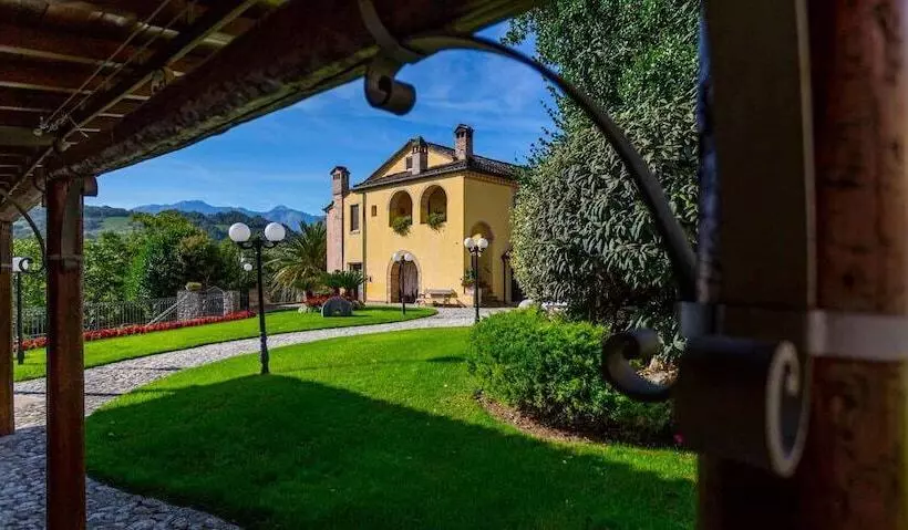 تختخواب و صبحانه Corte Dei Tini