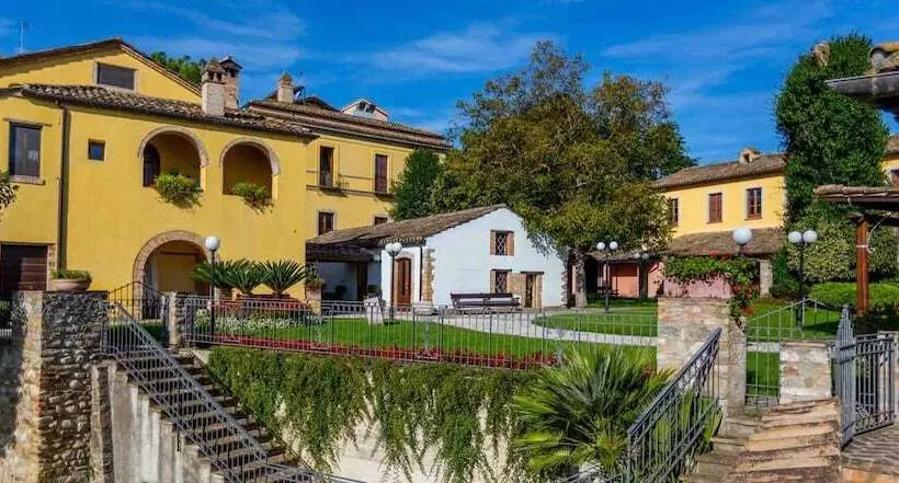 تختخواب و صبحانه Corte Dei Tini