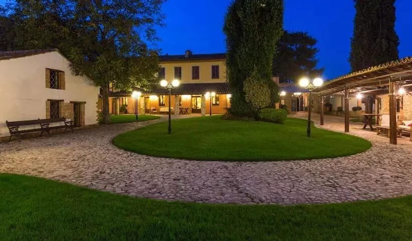 تختخواب و صبحانه Corte Dei Tini