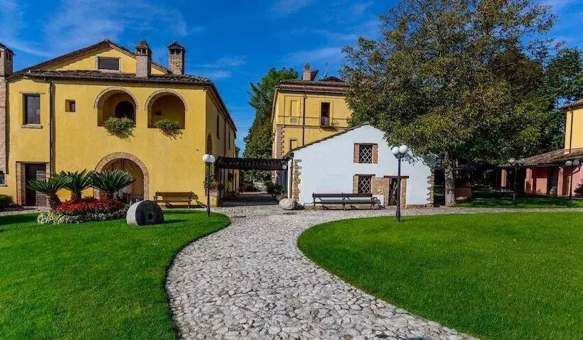 تختخواب و صبحانه Corte Dei Tini