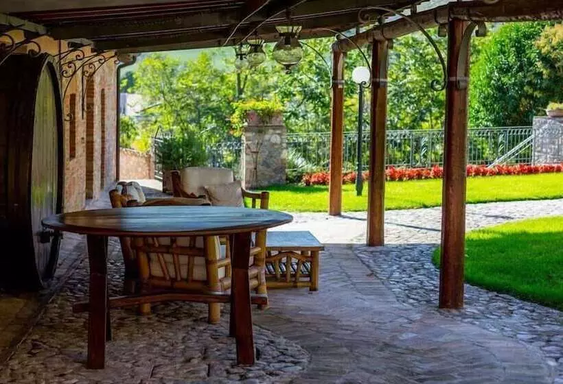 تختخواب و صبحانه Corte Dei Tini