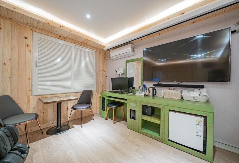 בית מלון כפרי Daejeon Yuseong Luxury