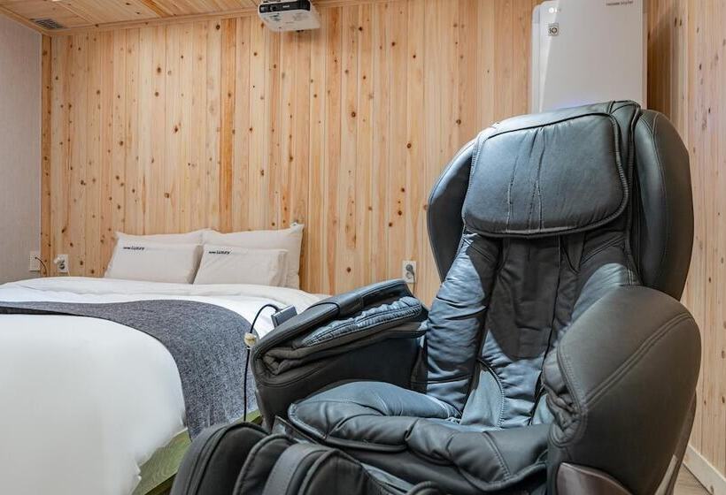 בית מלון כפרי Daejeon Yuseong Luxury