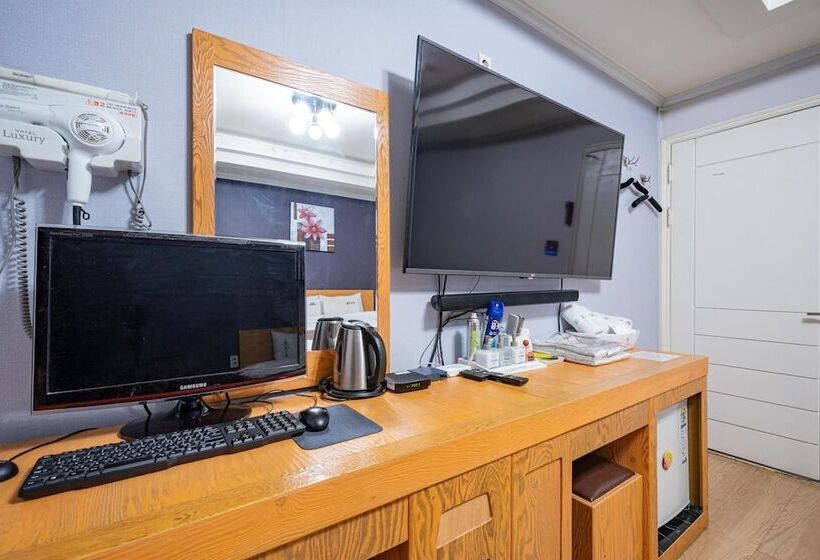 בית מלון כפרי Daejeon Yuseong Luxury