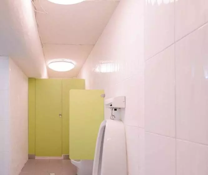 Kiwi Express Hotel   Chenggong Rd