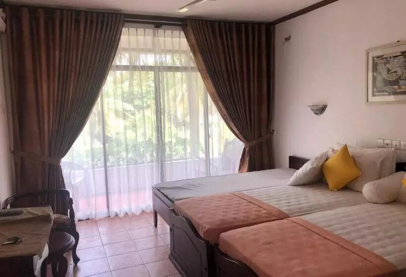 Hotel Lagoon Paradise