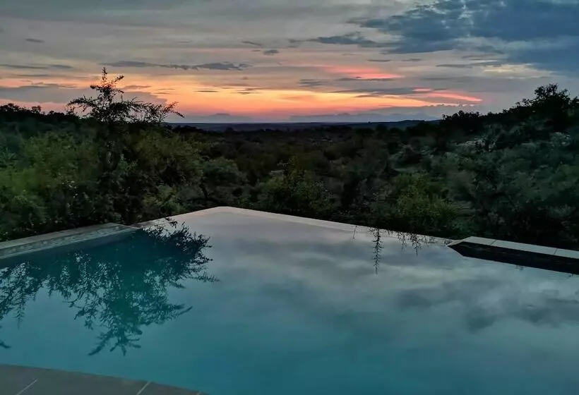 هتل Mbizi Bush Lodge