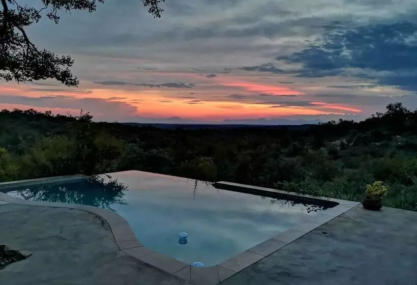 هتل Mbizi Bush Lodge