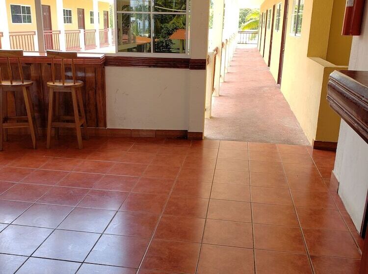 هتل Real Costa Inn