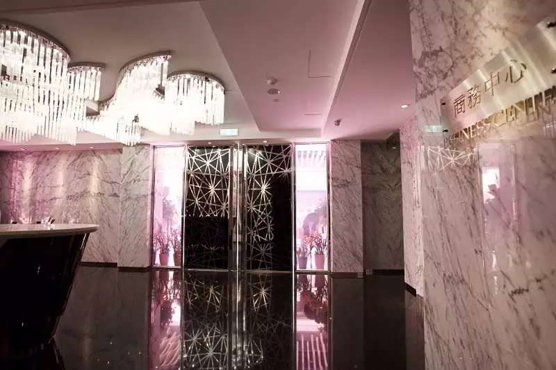 Royal Group Hotel Ho Yi Branch