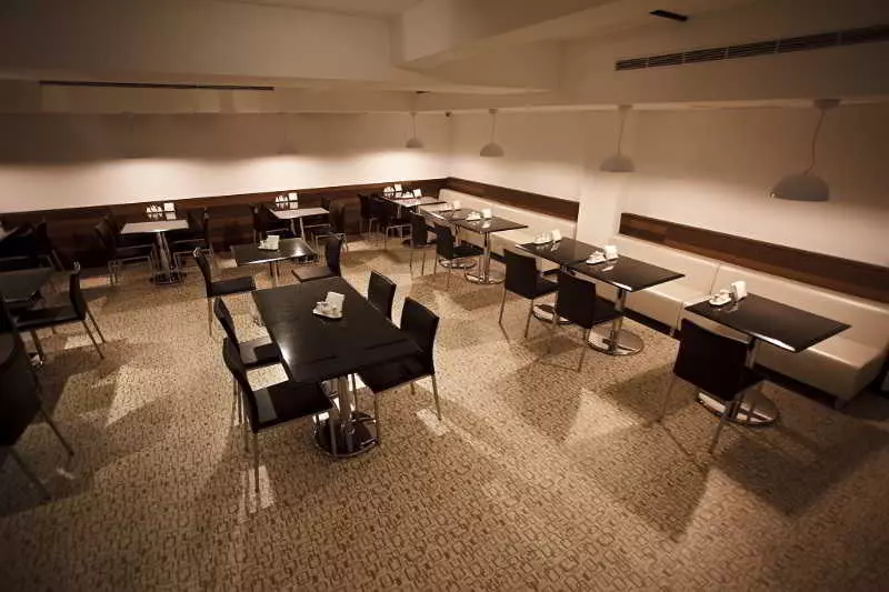 Royal Group Hotel Ho Yi Branch