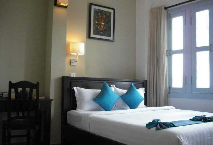 فندق The Columns