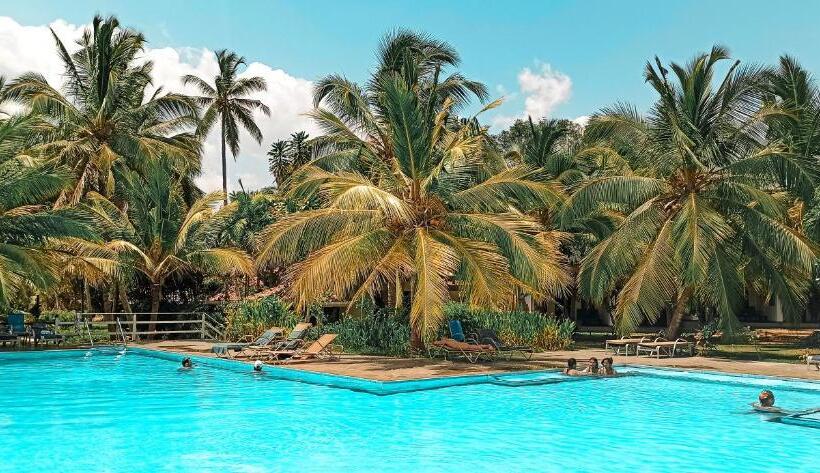 Lagoon Paradise Beach Resort